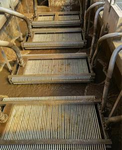 产品名称：快速污泥浓缩系统
技术规格：4万吨/天
运行状态：稳定运行4年以上